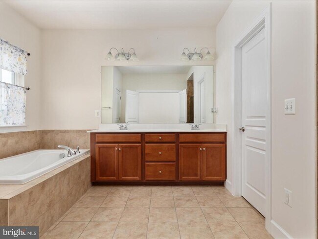 Building Photo - 6684 Muir Dr