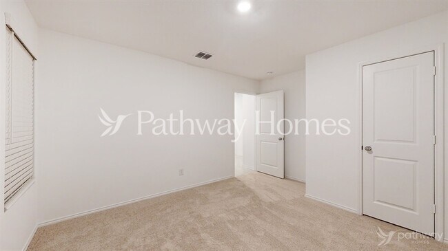 Building Photo - 1352 Plum Rd
