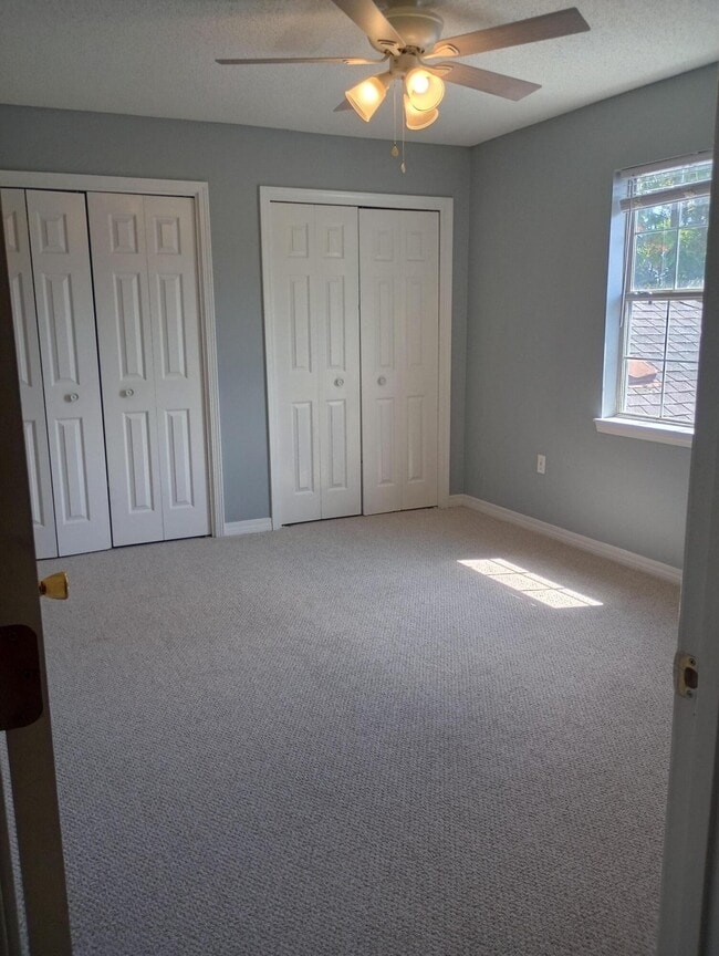 Building Photo - 129 Noblat Dr