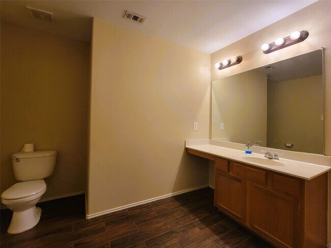 Building Photo - 1433 Kramer Ct