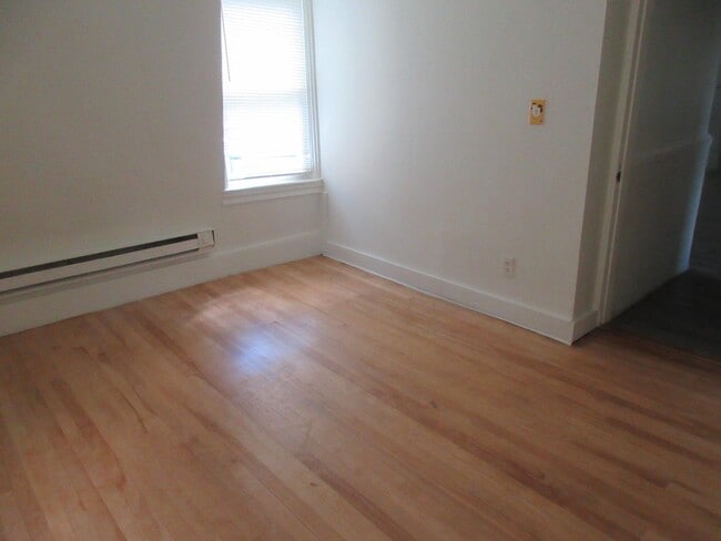 Building Photo - 80 Cleghorn St