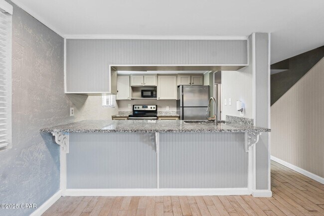 Building Photo - 6901 N Lagoon Dr