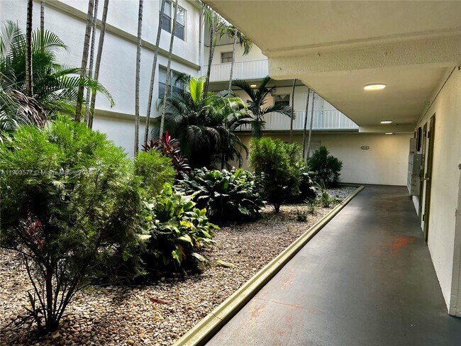 Building Photo - 4215 N University Dr