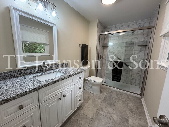 Building Photo - 3 Bedroom Close to Mt. Tabor