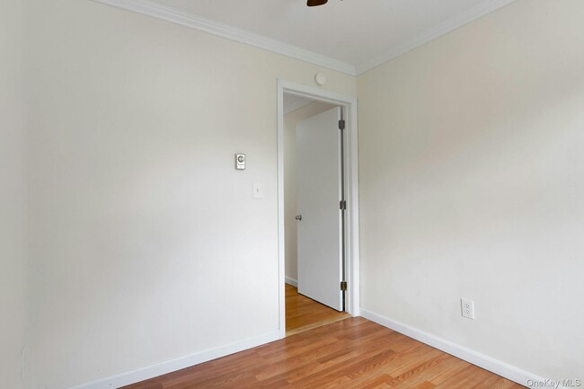 Building Photo - 22 Firth St