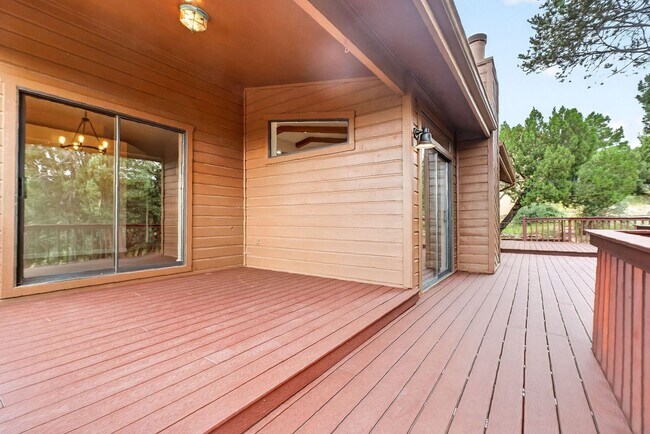 Building Photo - 546 Deer Horn Ct