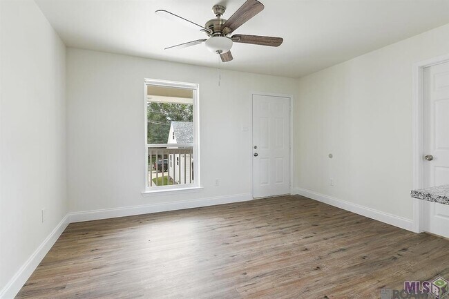 Building Photo - 212 Centerville St NE