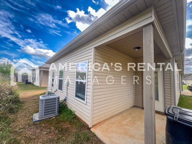 Building Photo - Beautifully Renovated Ranch-Style Home for Rent!!! View with 48 Hours Notice!