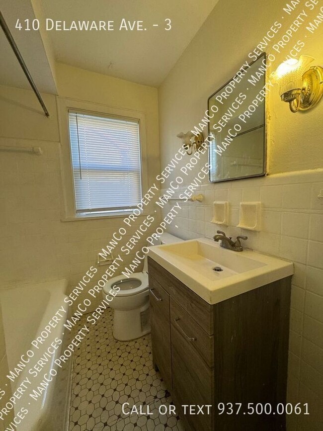 Building Photo - 410 Delaware Ave