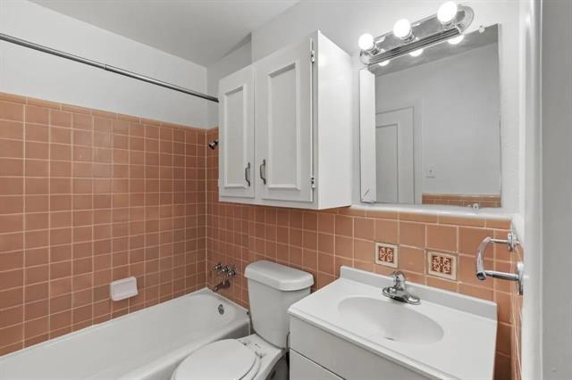 Building Photo - 4031 Cole Ave