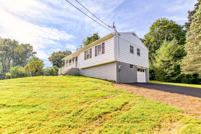 Building Photo - 11 Hudson Bluff Dr