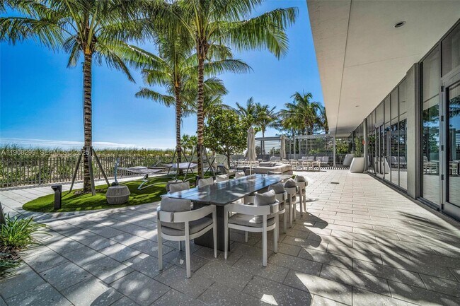 Building Photo - 900 N Ocean Blvd