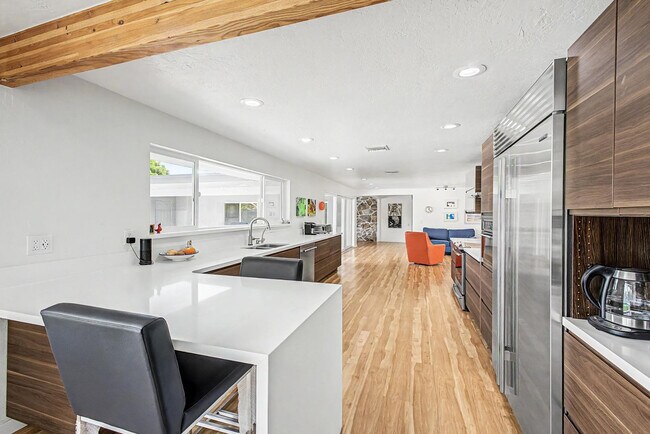 Building Photo - 2800 S Bala Dr