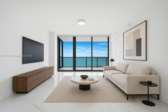 Building Photo - 700 NE 24th St