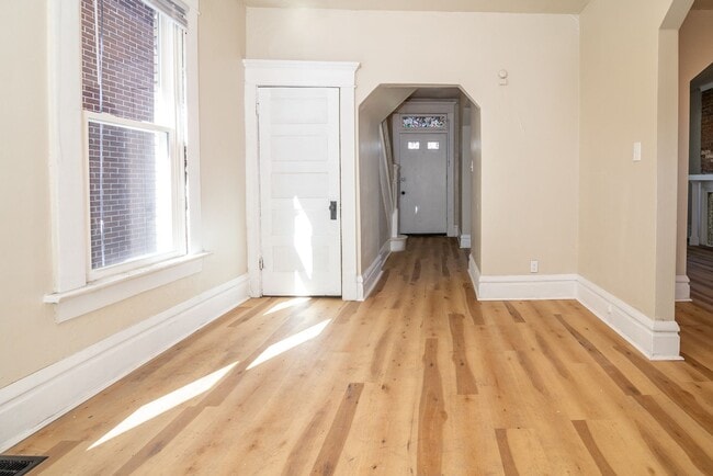 Building Photo - 402 Woodland Ave