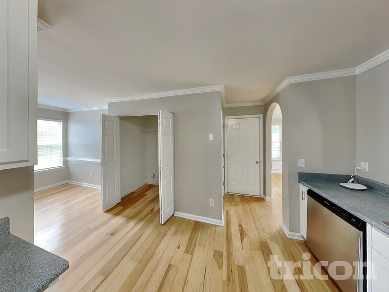 Building Photo - 708 Percevil Point