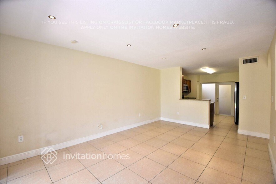 Building Photo - 1095 SW 135th Pl