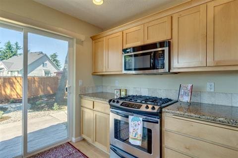 Building Photo - 537 SE Oak Grove Ave