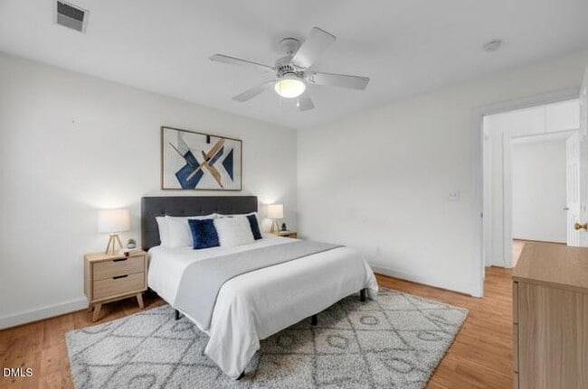 Building Photo - 1525 Surrey Ct