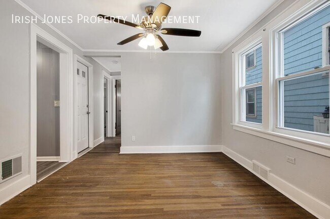 Building Photo - 233 St Lawrence Ave