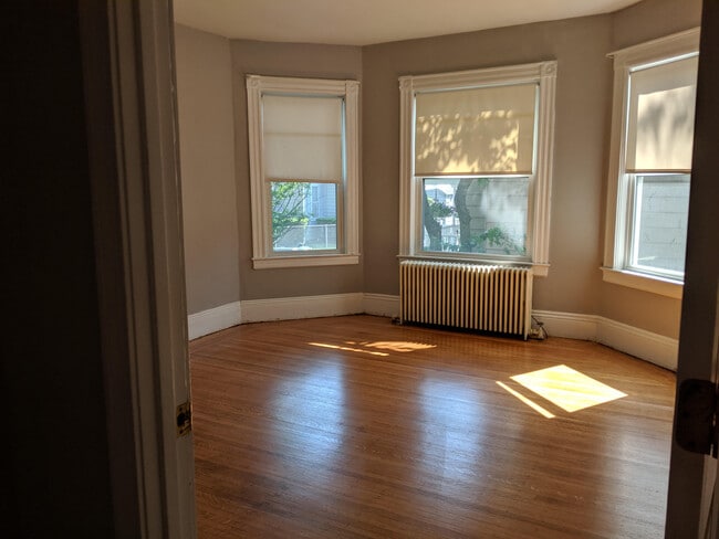 Building Photo - 25 Lothrop St