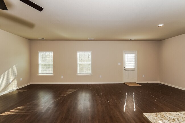 Building Photo - Home for rent in Springville!