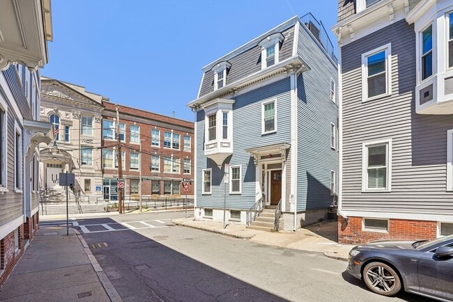 Building Photo - 143 High St