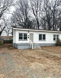Building Photo - 2547 Pinckney Ave