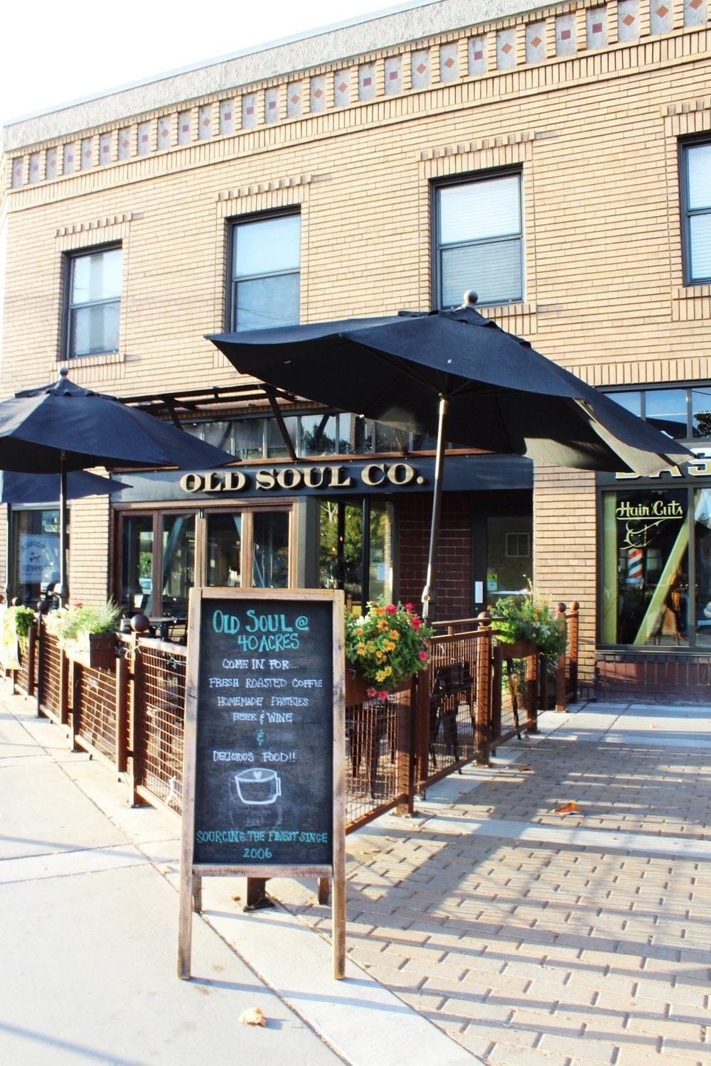 nearby coffee shop - walkable! - 3644 6th Ave