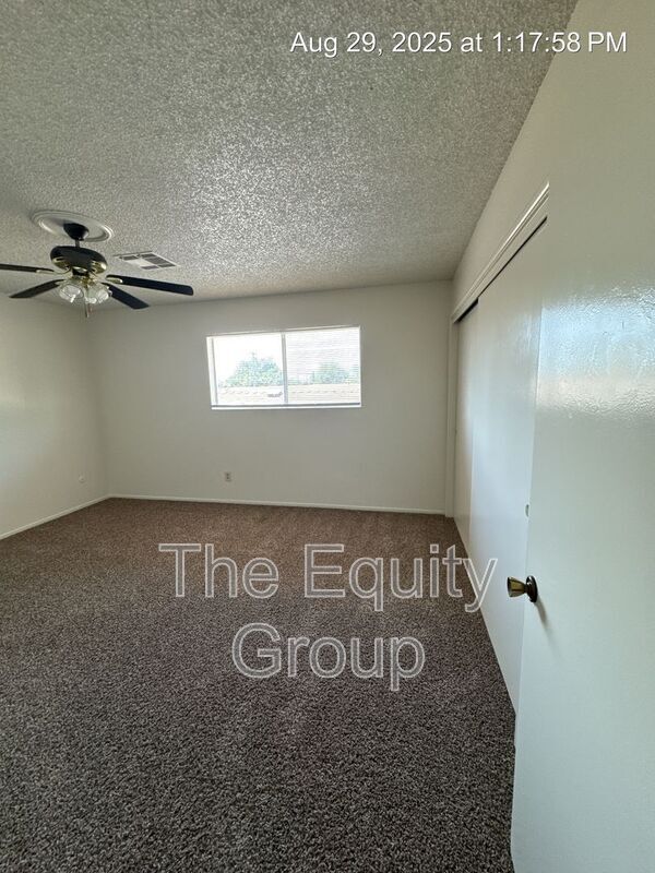 Building Photo - 2426 S Sallee St