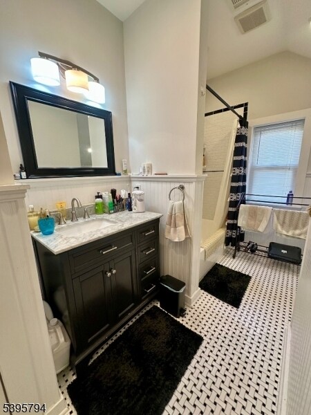 Building Photo - 390 Orange Rd