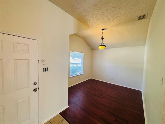 Building Photo - 1108 Alexandria Dr
