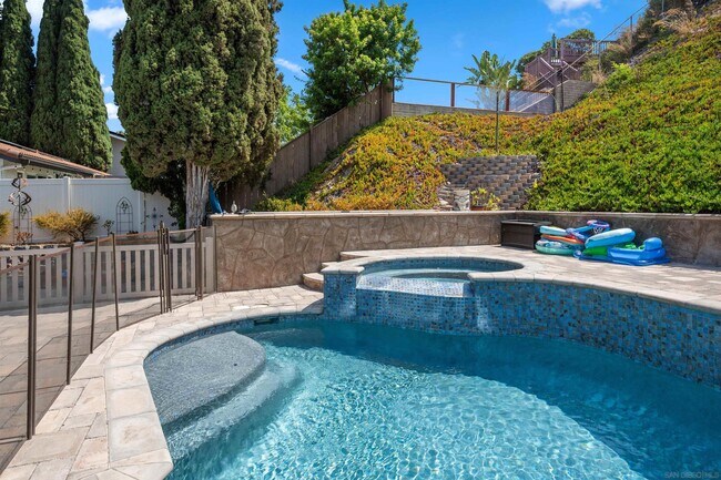 Building Photo - 5765 Bounty St