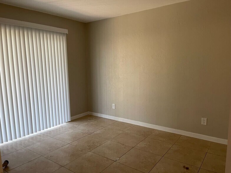 Building Photo - 608 SE 46th Ln