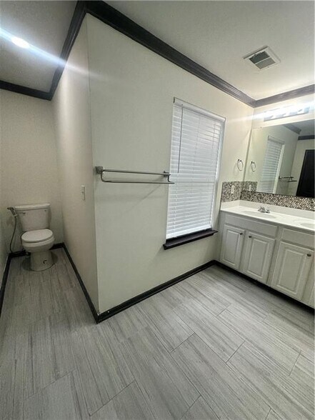 Building Photo - 186 Bellewood Oak Dr