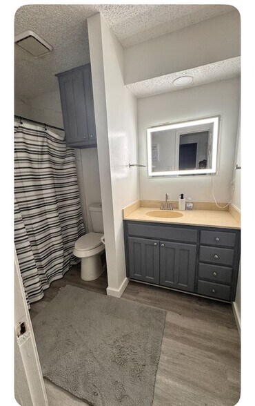 Building Photo - 2409 Summer Pl Dr