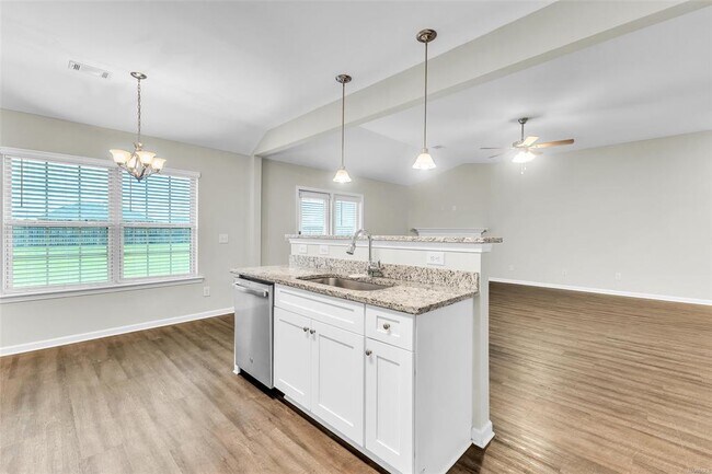 Building Photo - 1823 Landing Pl