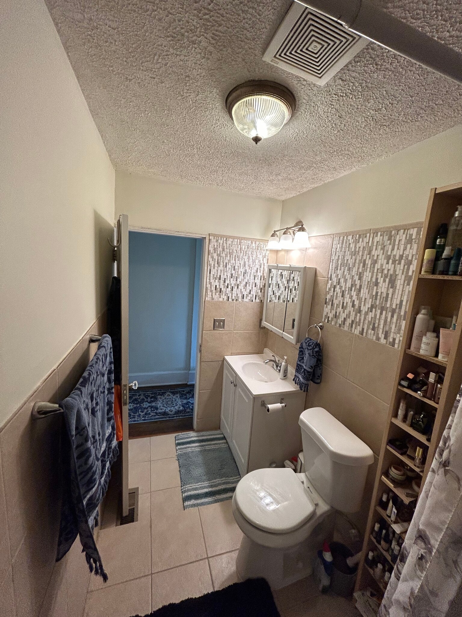 Upstairs bathroom - 2441 Medary Ave