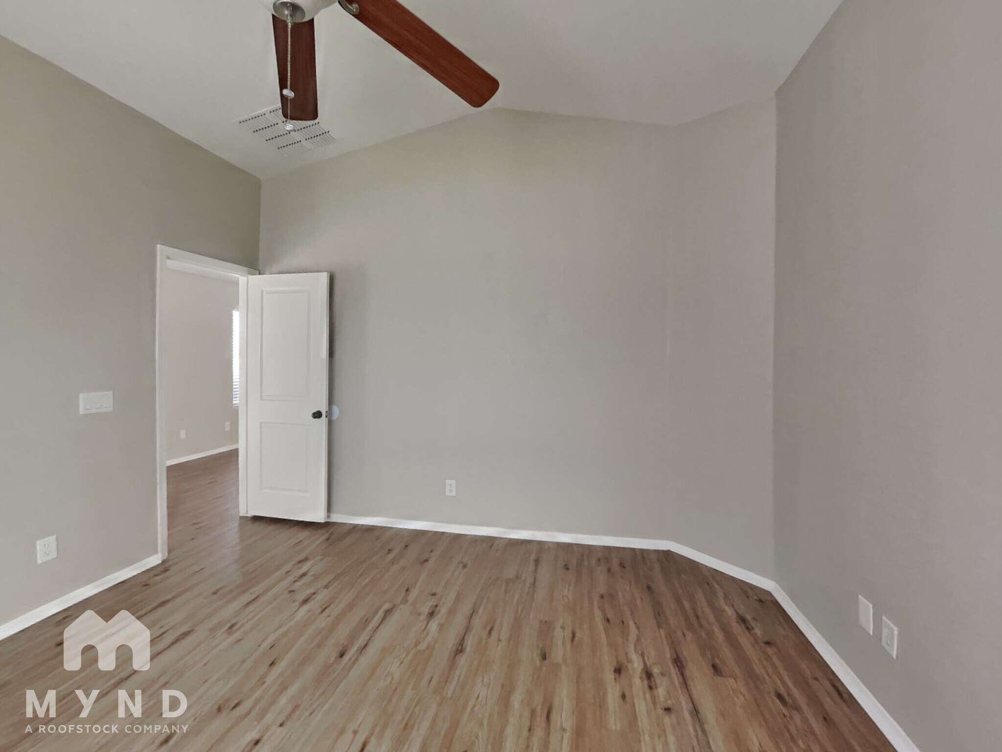 Building Photo - 41613 W Sunland Dr