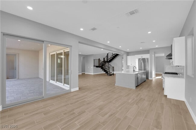 Building Photo - 10648 Stone Ledge Ave