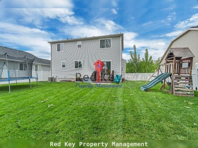 Building Photo - Geneva Way Single Family Home