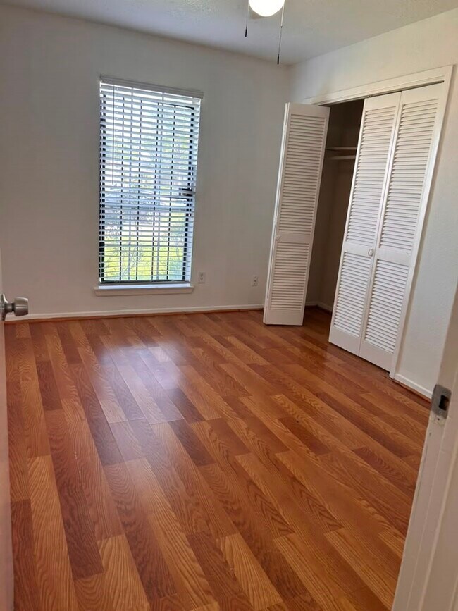 Building Photo - 6514 Summer Ridge Dr