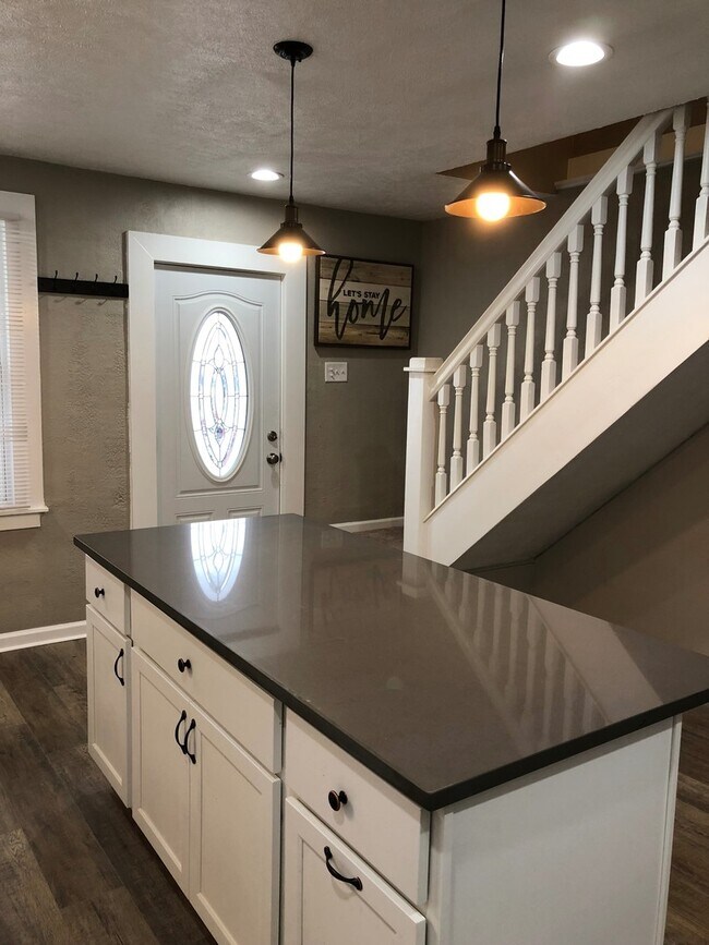 Building Photo - *******2-bed/1-bath COMPLETELY RENOVATED HOME FOR RENT in Bridgeville!*****