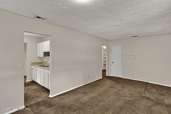 Building Photo - 7063 Wonderland Ct