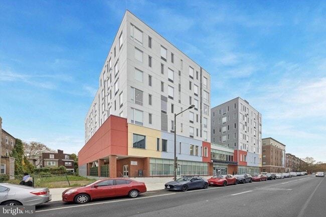 Building Photo - 4240 Chestnut St