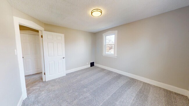 Building Photo - Cudell / West Boulevard Area - 3 bedroom/1...