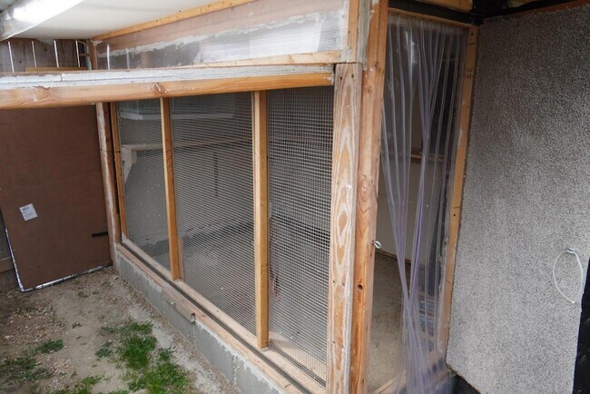 Building Photo - 231 Milliner Lp