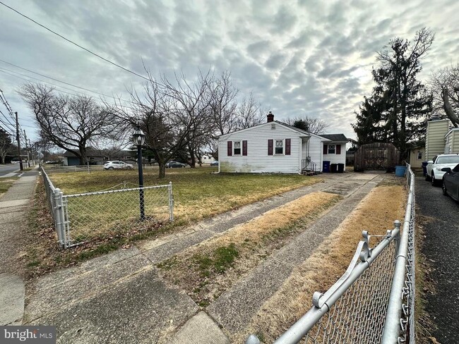 Building Photo - 3 W Germantown Ave