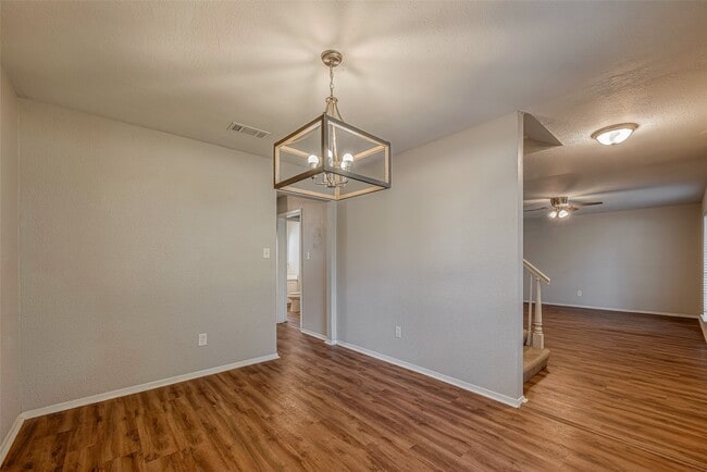 Building Photo - 505 Stoneledge Dr