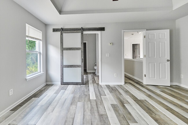 Building Photo - 4 bedroom house in Suwanee